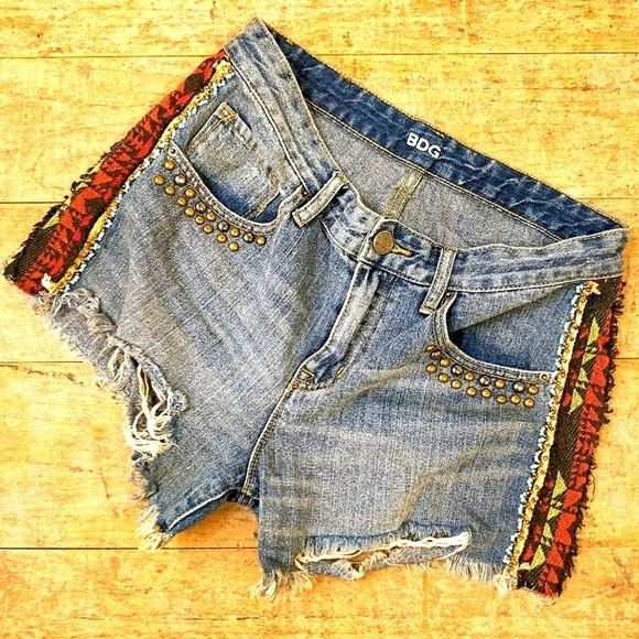 BDG Pants - BDG Freja Mid-rise Vintage fit Boho Distressed Cutoff Shorts SZ 26